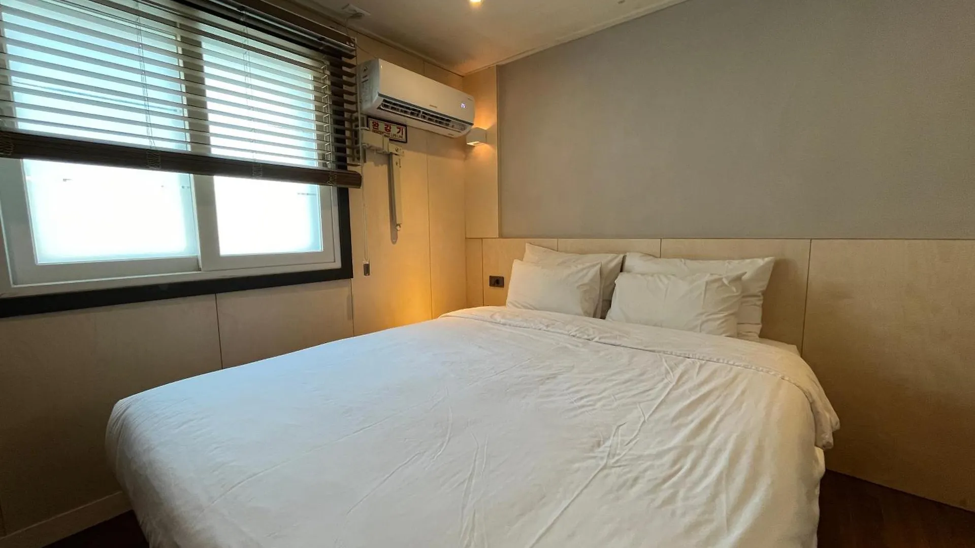 The Hit Hotel Busan 0*,  South Korea